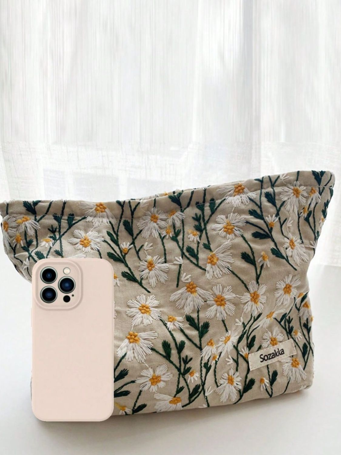 Daisy Embroidered Cosmetic Pouch