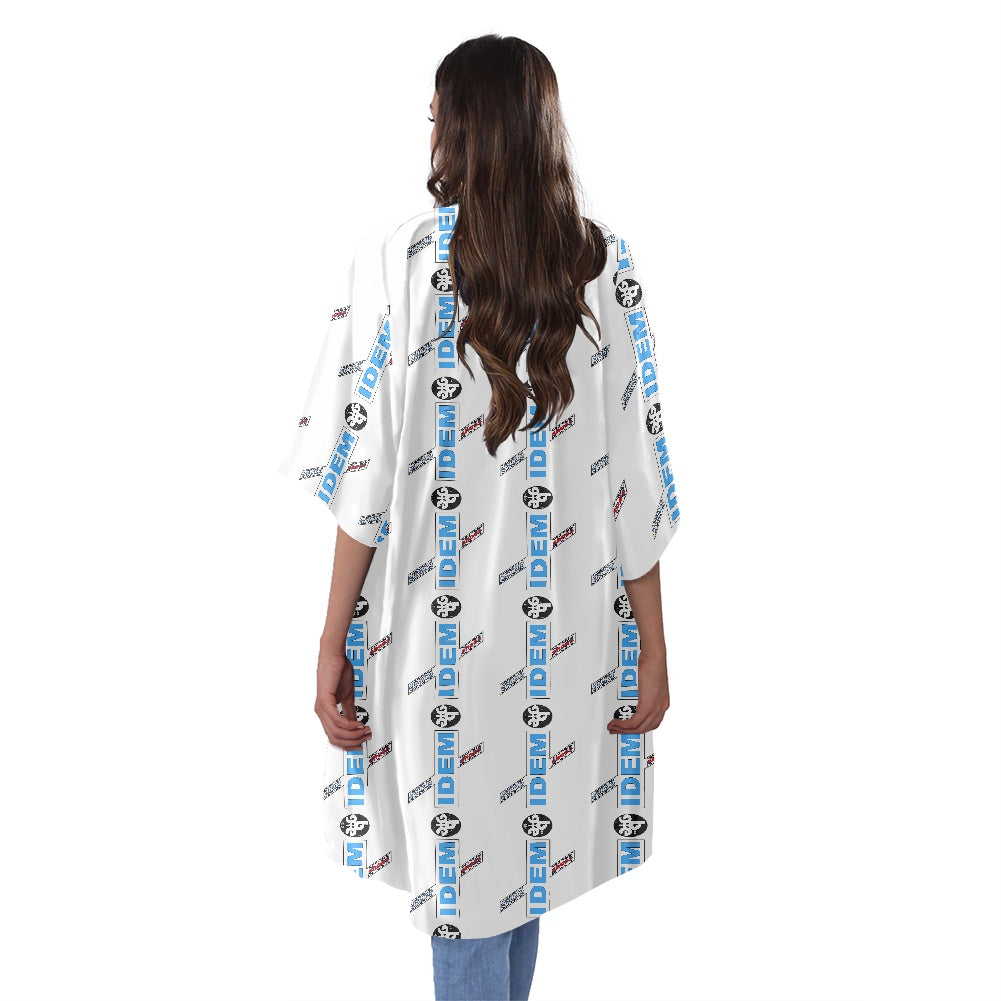 The Idem Women's short-sleeved cloak